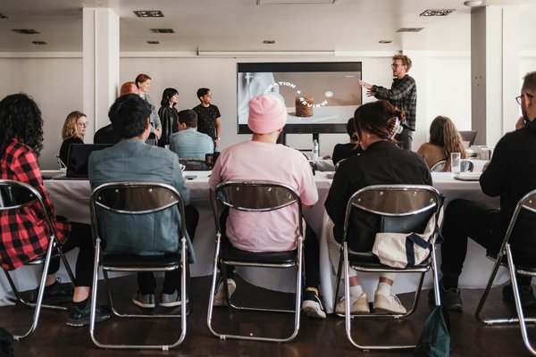 Welche digitalen Trends beeinflussen Unternehmensdienstleistungen?